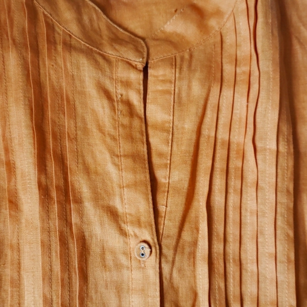 Linen Buttoned Blouse - Picture 3 of 4